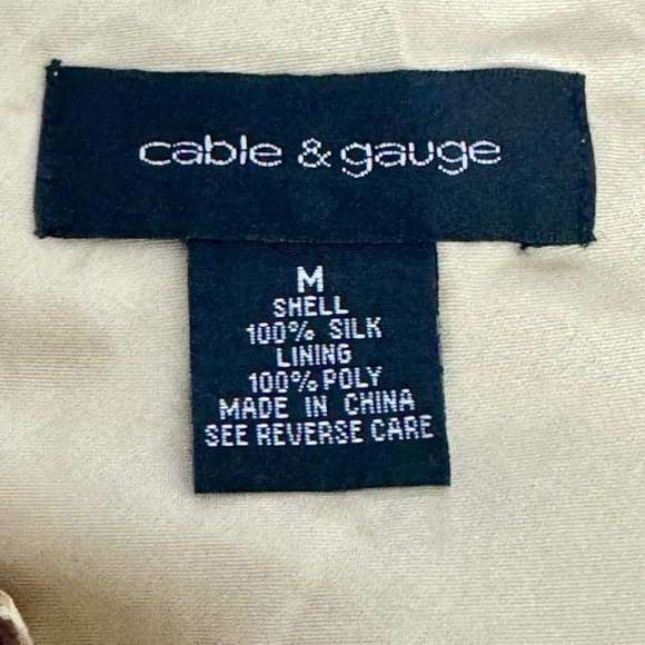 Cable and Gauge Women’s Medium Blouse Off The Shoulder - Picture 3 of 3